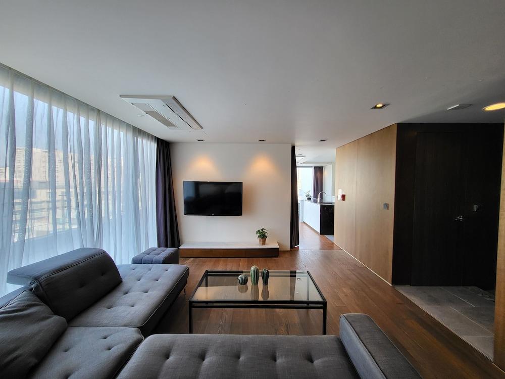 The Island Blue Hotel Seogwipo-stad Buitenkant foto